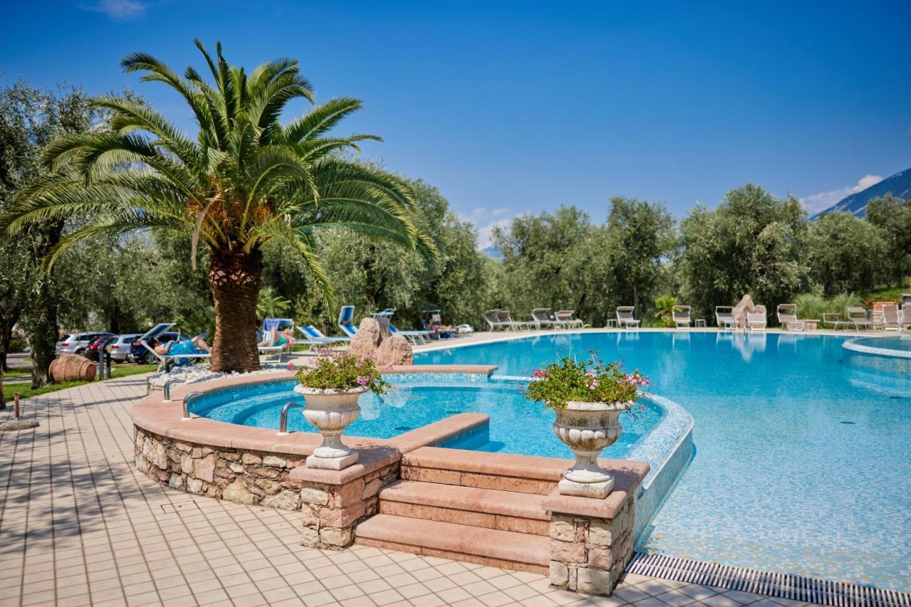 Hotel San Carlo مالتشيزينيه المظهر الخارجي الصورة