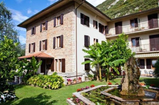 Hotel San Carlo مالتشيزينيه المظهر الخارجي الصورة