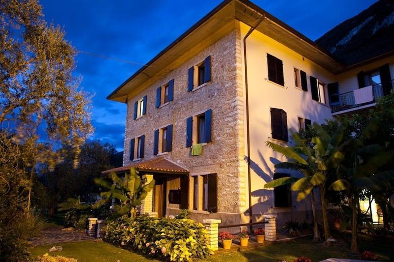 Hotel San Carlo مالتشيزينيه المظهر الخارجي الصورة